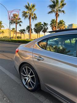 جنسس G70